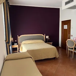 Отель Bologna